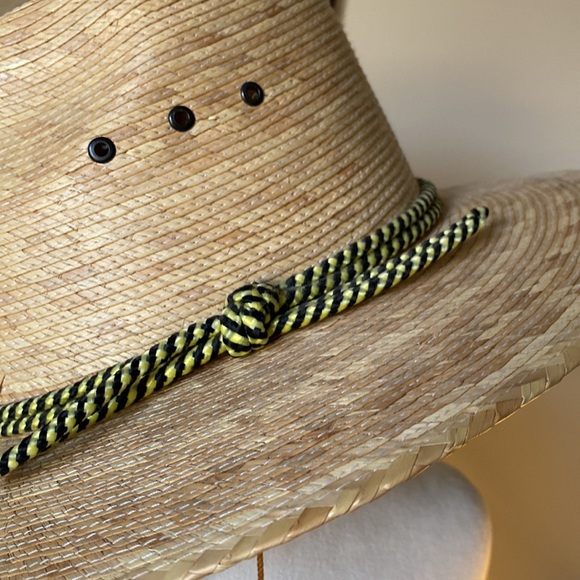 Straw Fedora Style Hat w/Green & Black Rope Hat Band Size: 6 7/8” - Picture 3 of 7